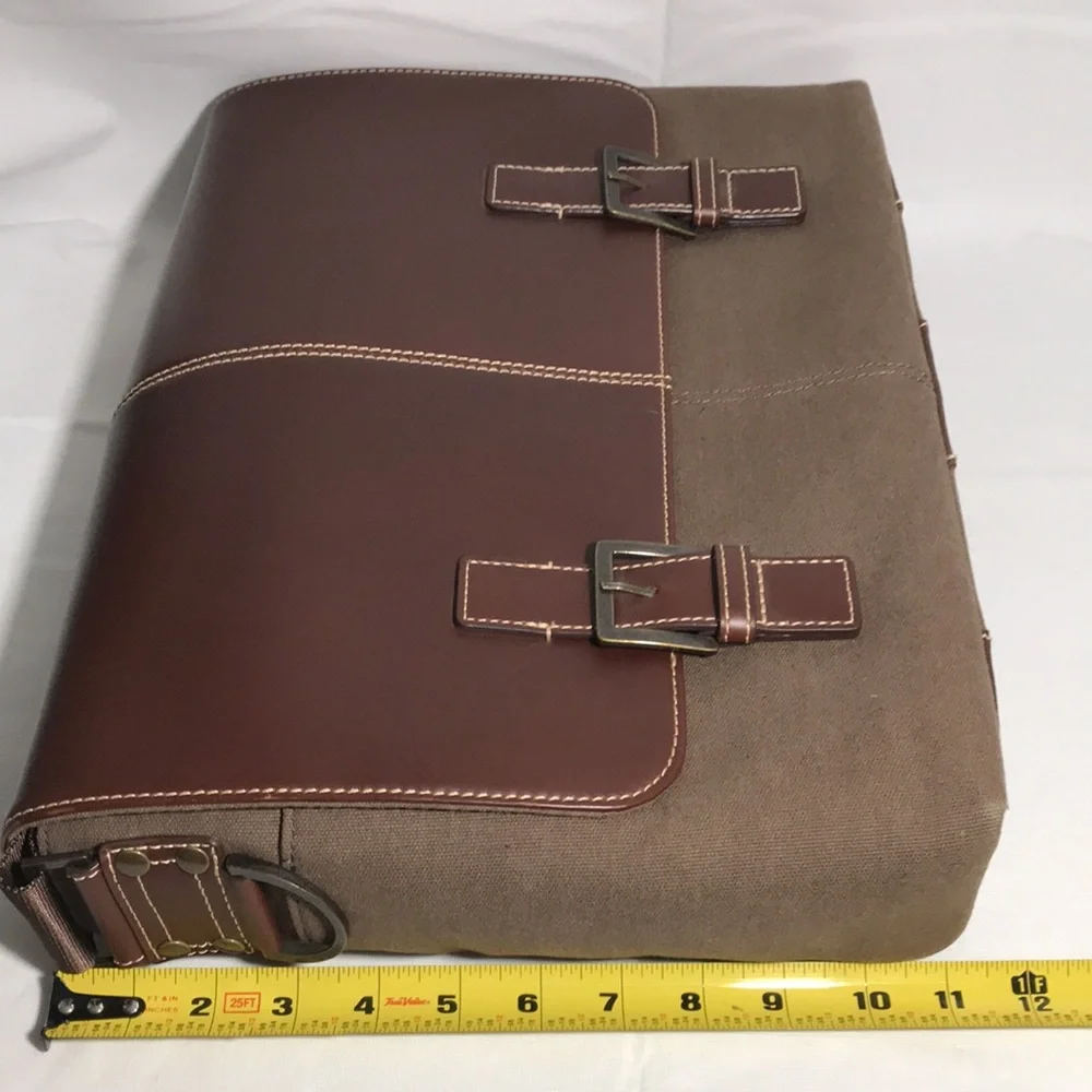 BOCONI NASHVILLE BRYANT LTE SLIM DOUBLE BUCKLE CANVAS & LEATHER MESSENGER